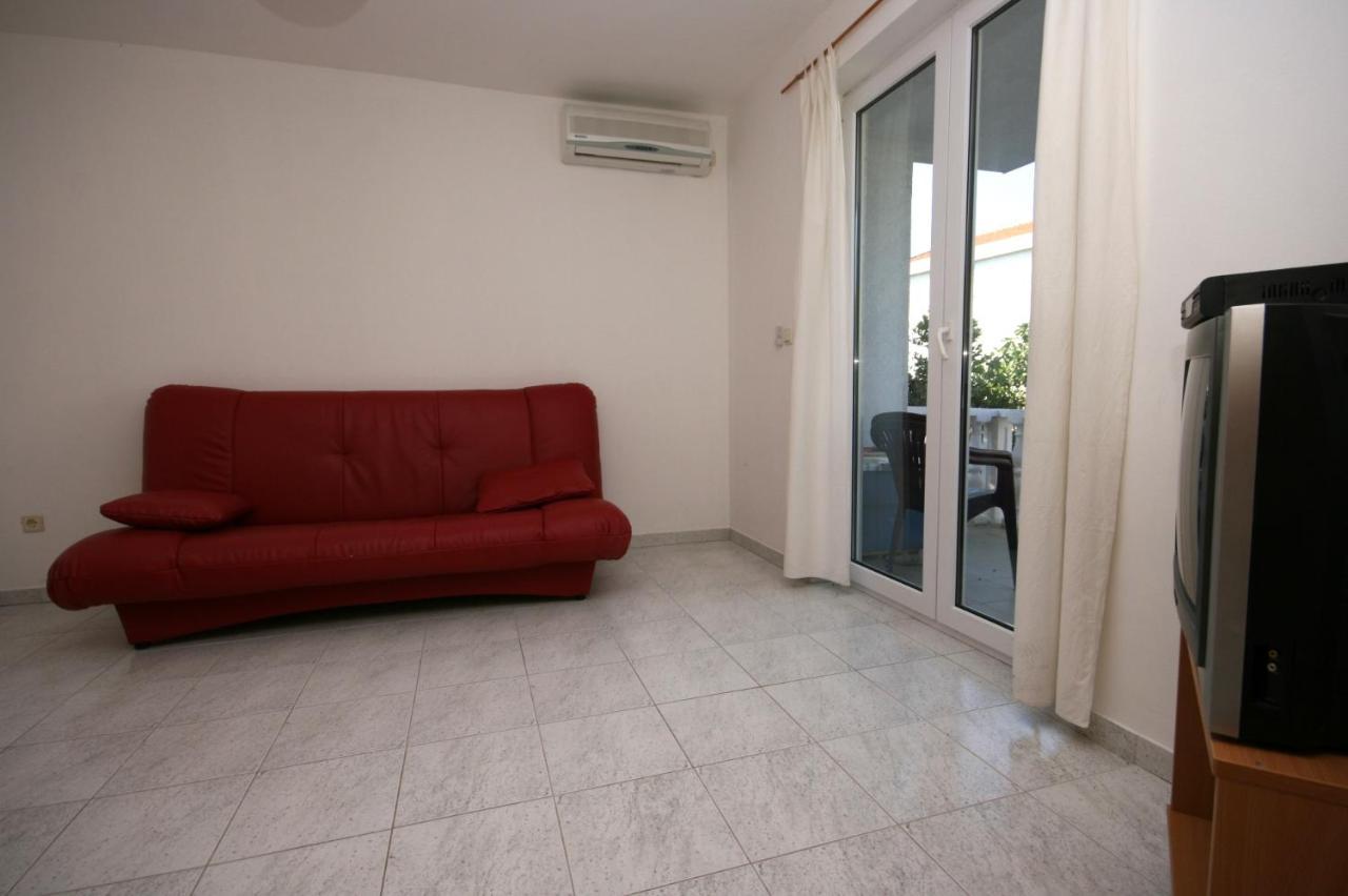 Apartments With A Parking Space Mandre, Pag - 6405 Kolan Exterior foto