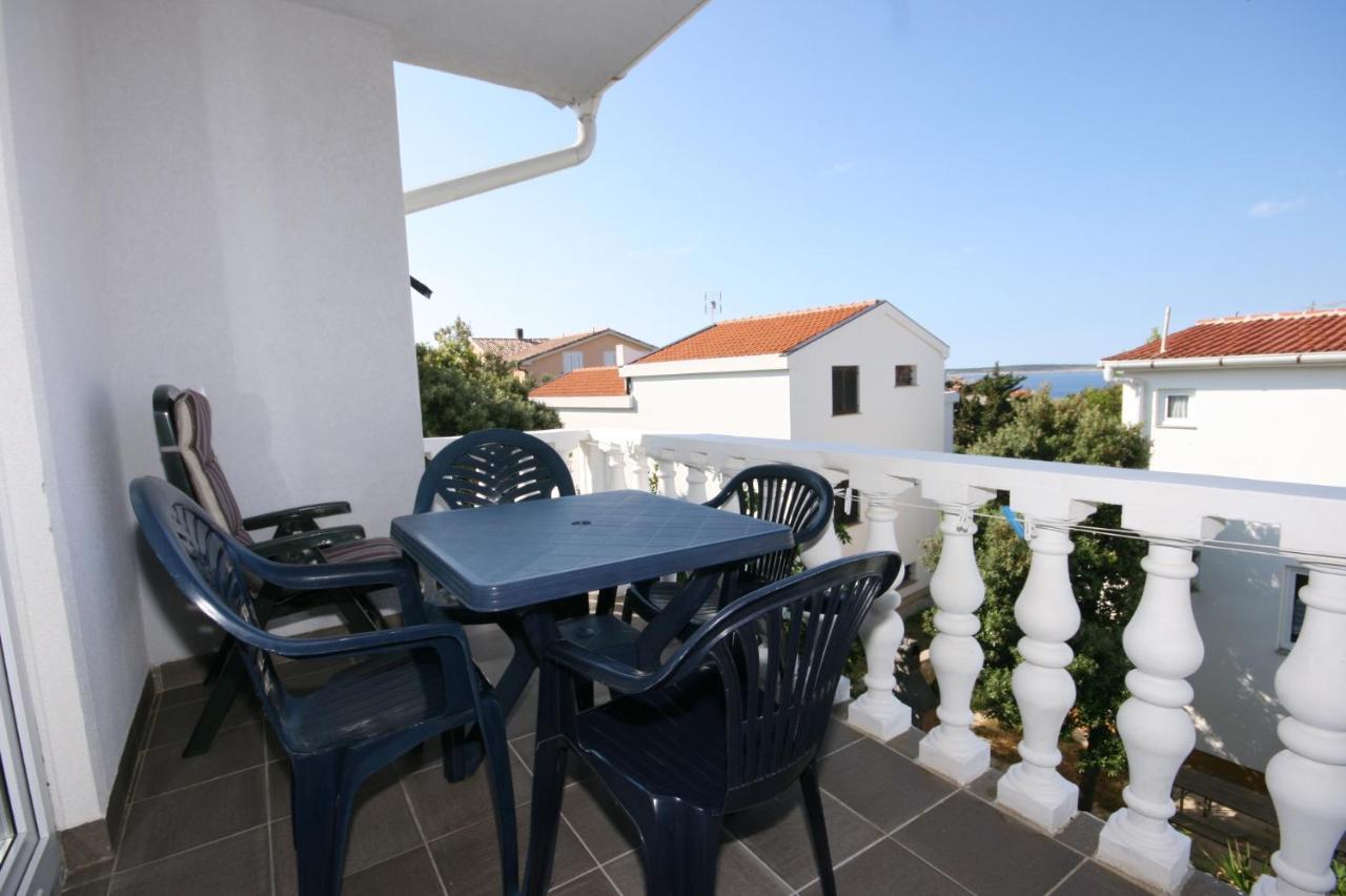 Apartments With A Parking Space Mandre, Pag - 6405 Kolan Exterior foto